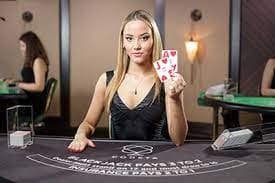 Kartu promosi cashback untuk pengguna Indonesia